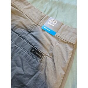 Columbia Mens Size 40 Gray Flat Front Regular Fit Washed Out Chino Shorts NWT